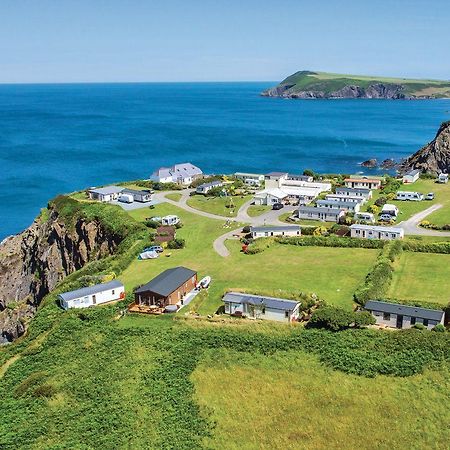 Fishguard Bay Resort Llanllawer Buitenkant foto