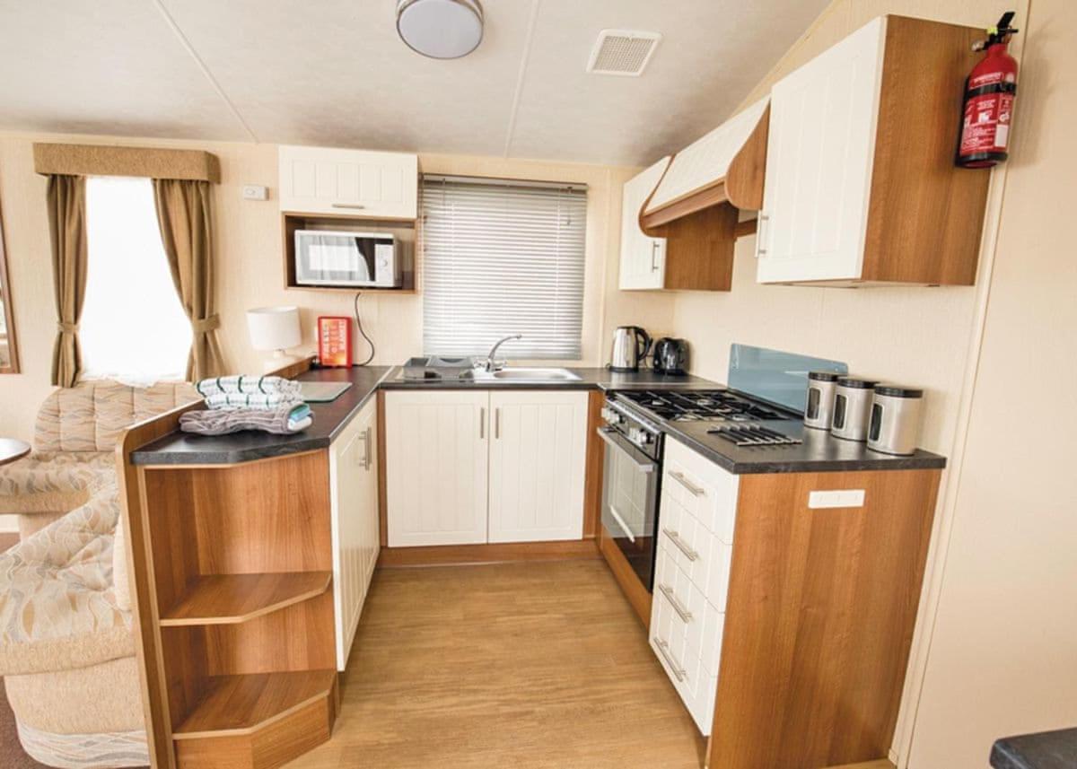 Fishguard Bay Resort Llanllawer Buitenkant foto