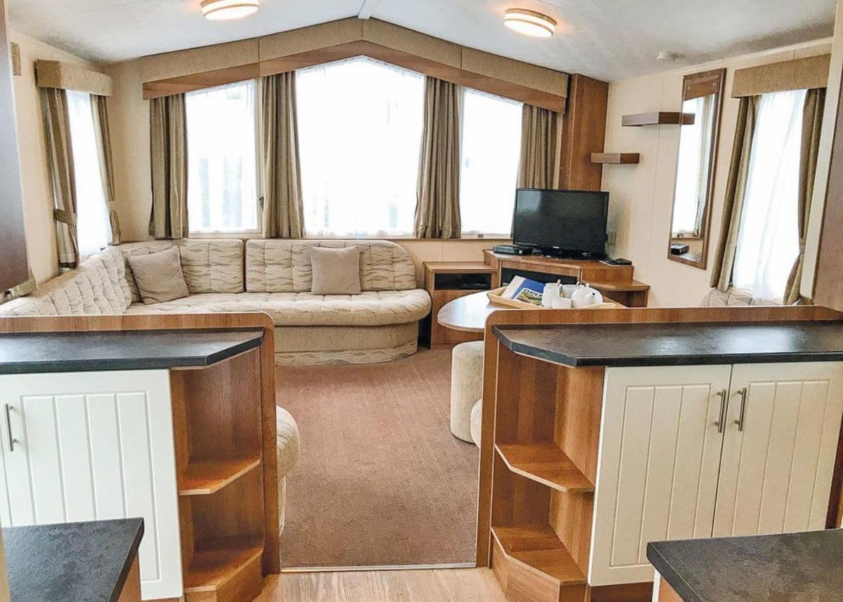 Fishguard Bay Resort Llanllawer Buitenkant foto