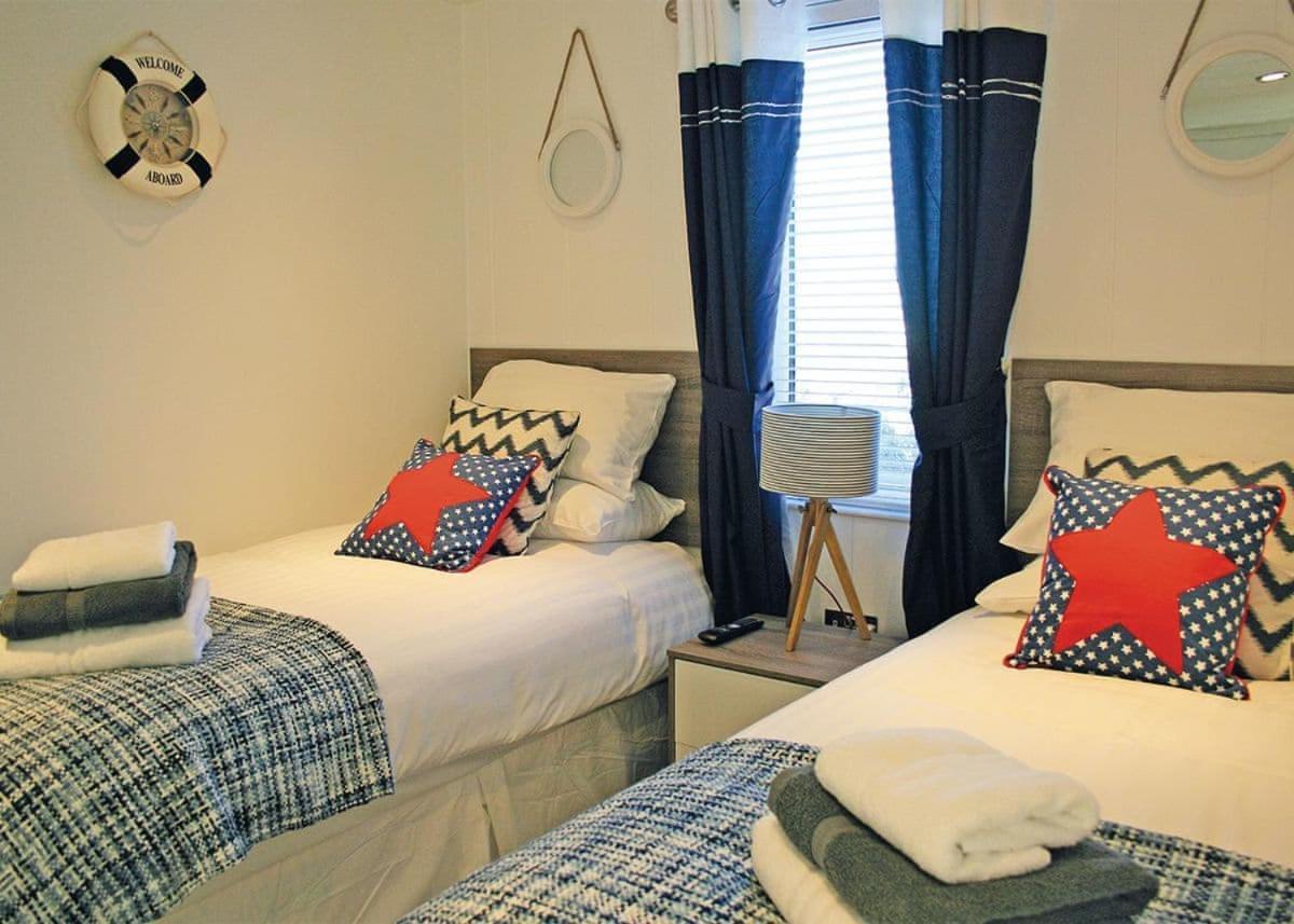 Fishguard Bay Resort Llanllawer Buitenkant foto