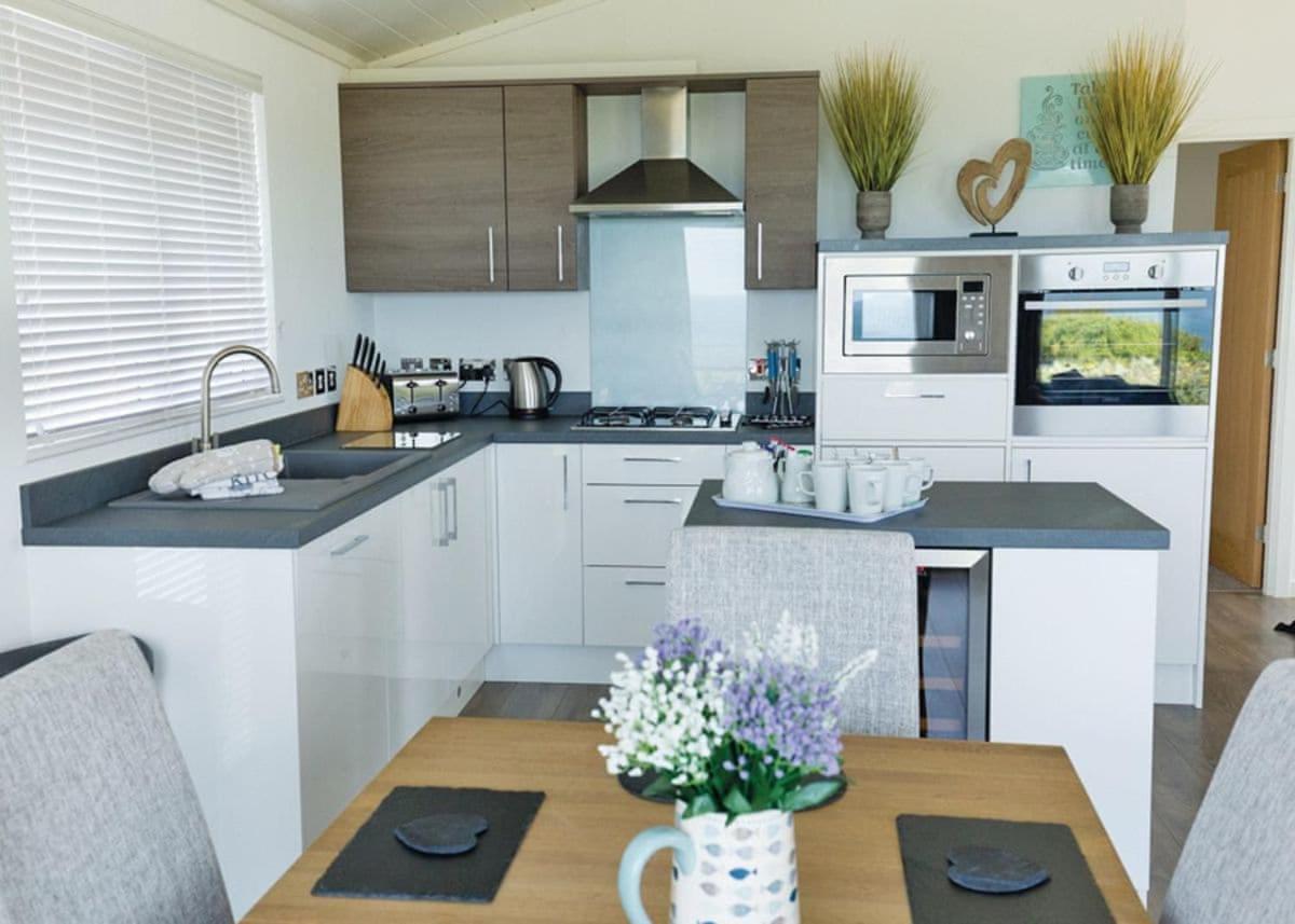 Fishguard Bay Resort Llanllawer Buitenkant foto