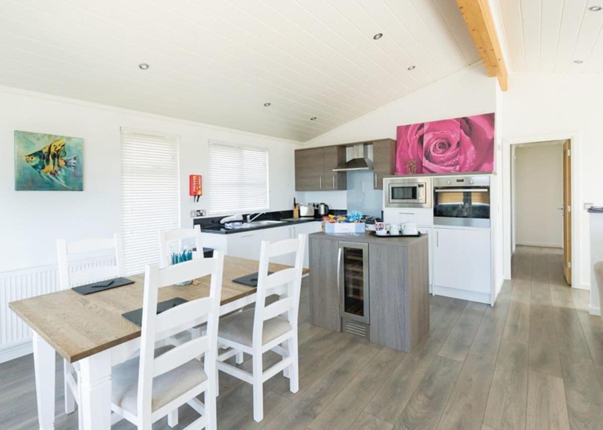 Fishguard Bay Resort Llanllawer Buitenkant foto