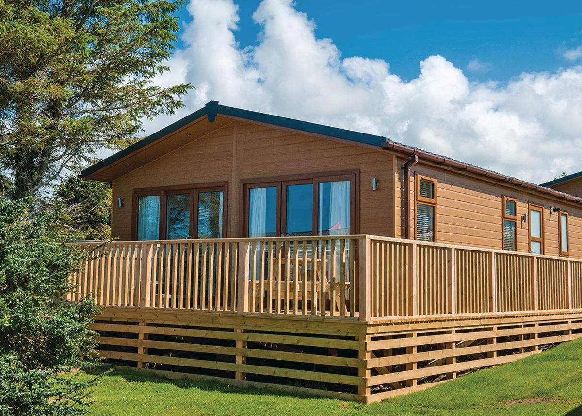 Fishguard Bay Resort Llanllawer Buitenkant foto