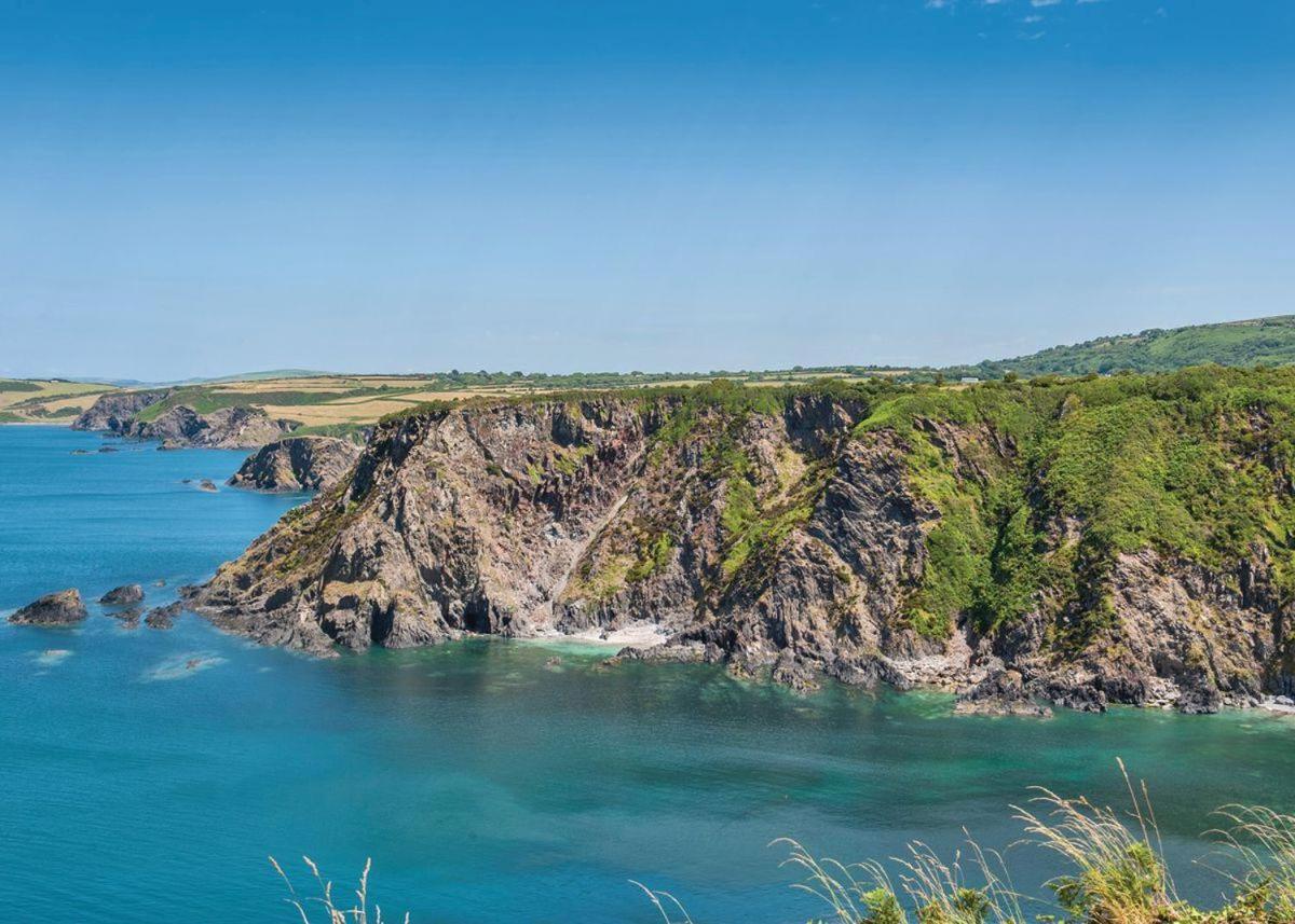 Fishguard Bay Resort Llanllawer Buitenkant foto